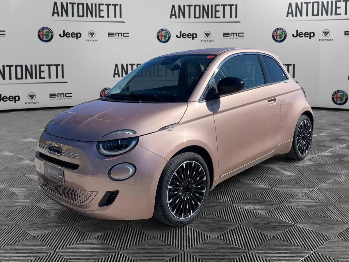Fiat 500 nuova a Ancona