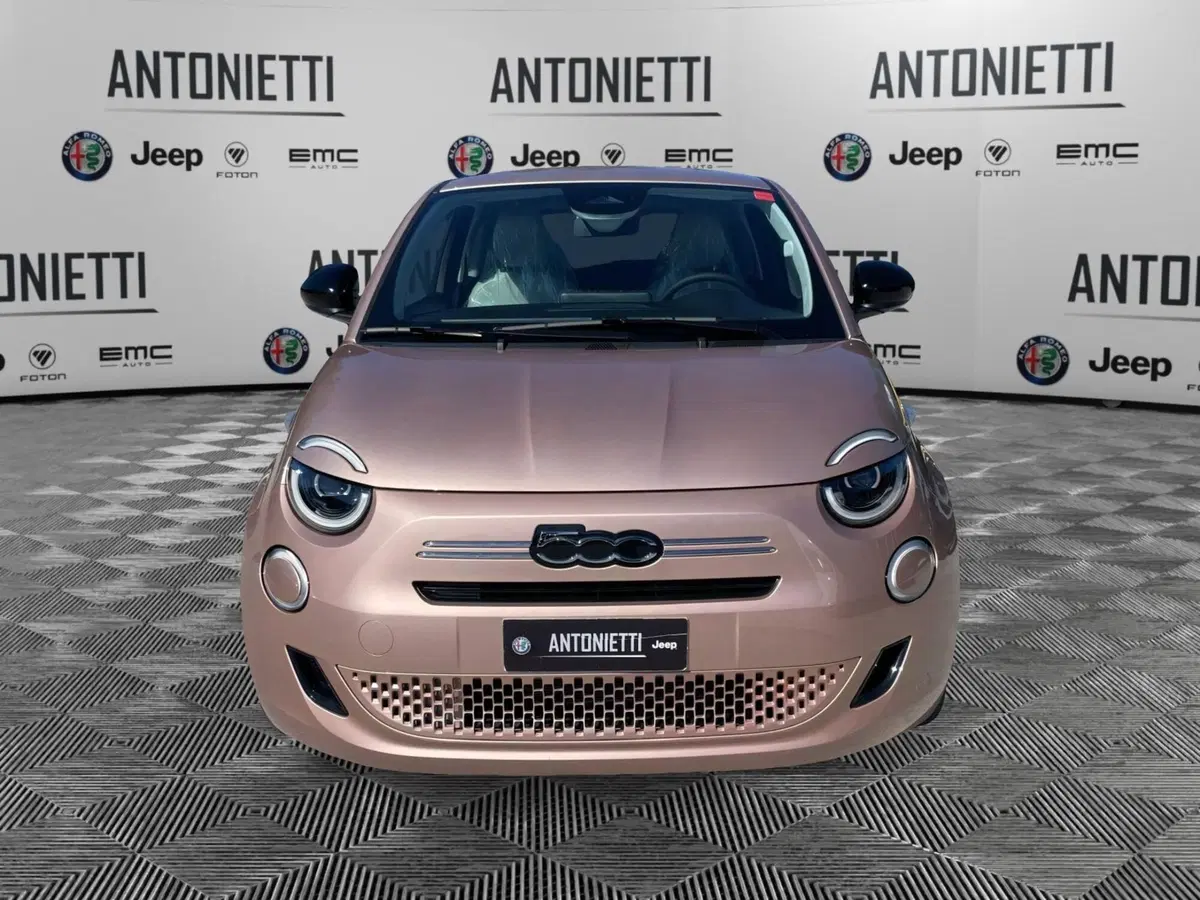 Fiat 500 nuova a Ancona (2)