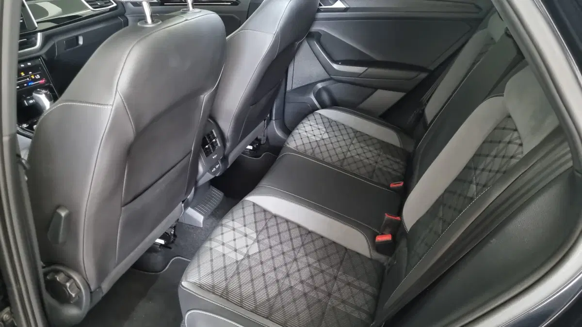 Volkswagen T-Roc usata a L'Aquila (18)