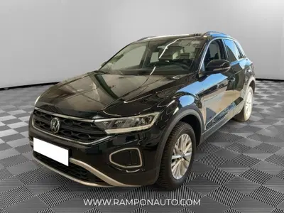 Volkswagen T-Roc 1.0 tsi Life 115cv del 2024 usata a San Dona' Di Piave