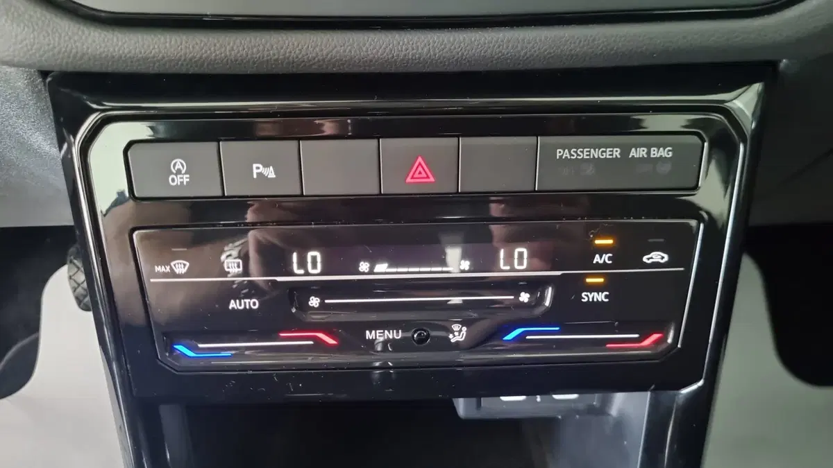 Volkswagen T-Cross usata a L'Aquila (18)