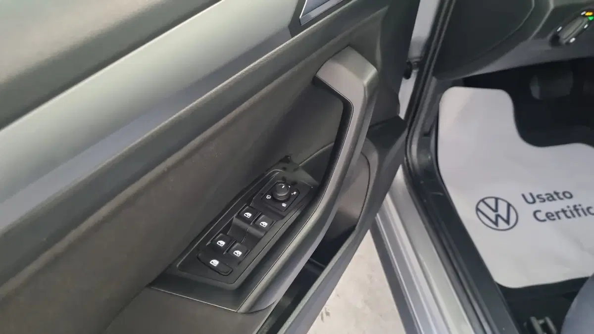 Volkswagen T-Roc usata a L'Aquila (11)