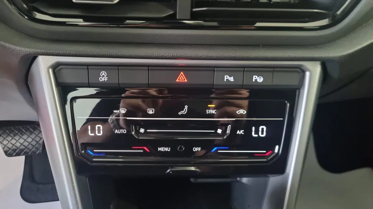 Volkswagen T-Roc usata a L'Aquila (18)