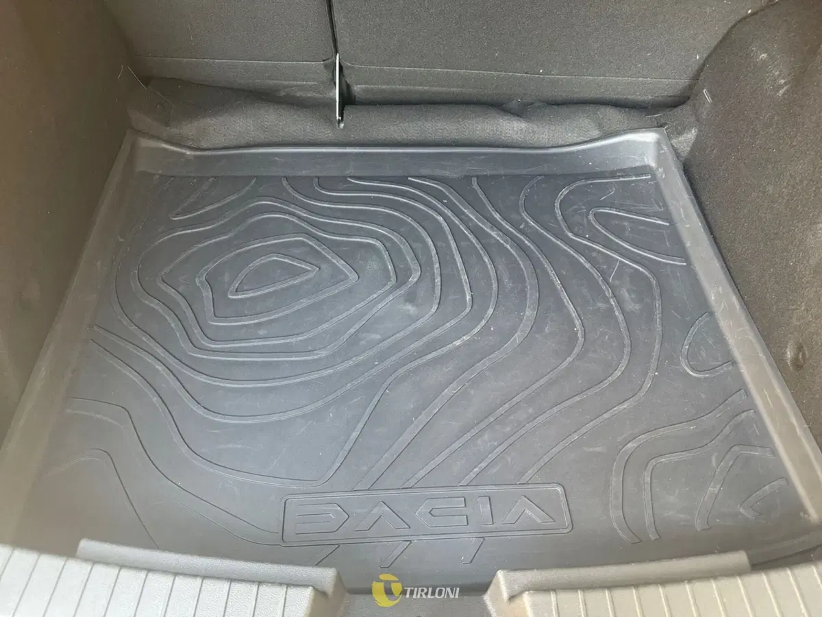 Dacia Duster usata a Milano (16)
