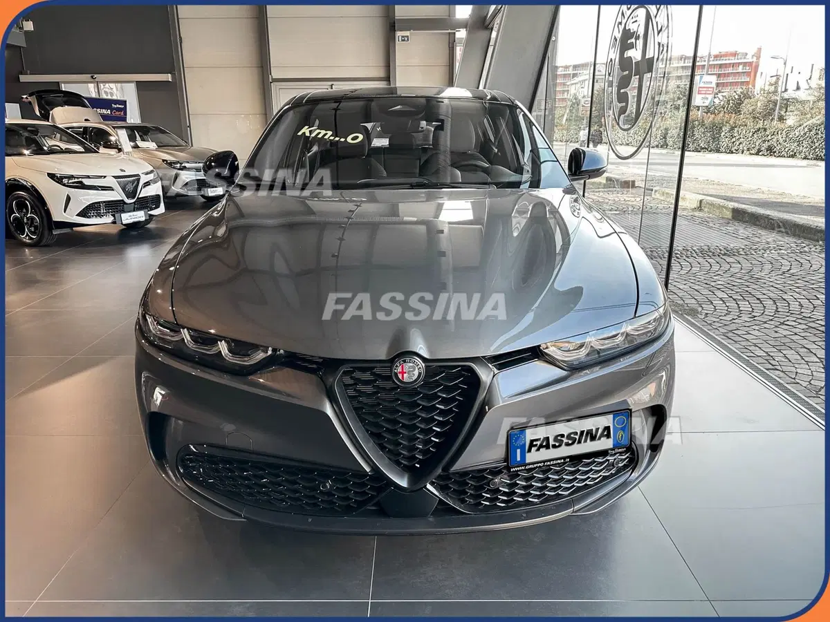 Alfa Romeo Tonale nuova a Milano (2)