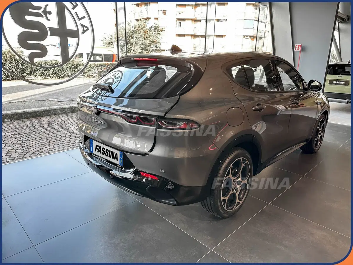 Alfa Romeo Tonale nuova a Milano (4)