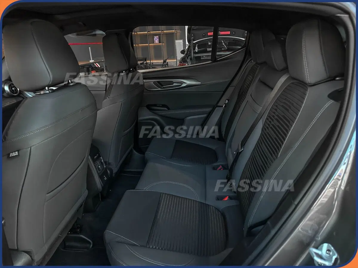 Alfa Romeo Tonale nuova a Milano (8)