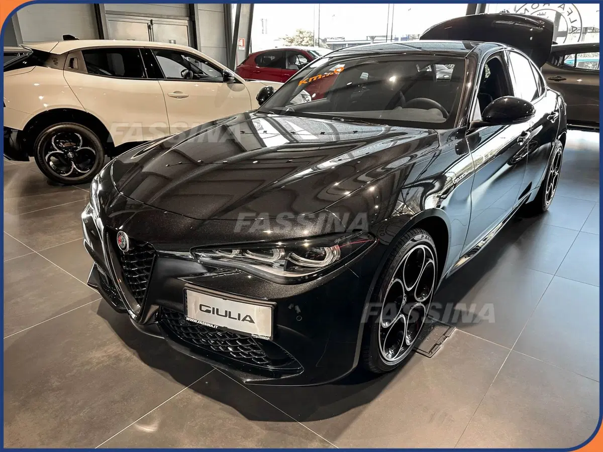 Alfa Romeo Giulia nuova a Milano (3)