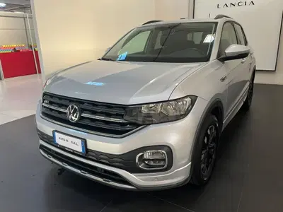 Volkswagen T-Cross 1.0 TSI 110 CV Sport del 2022 usata a Altopascio