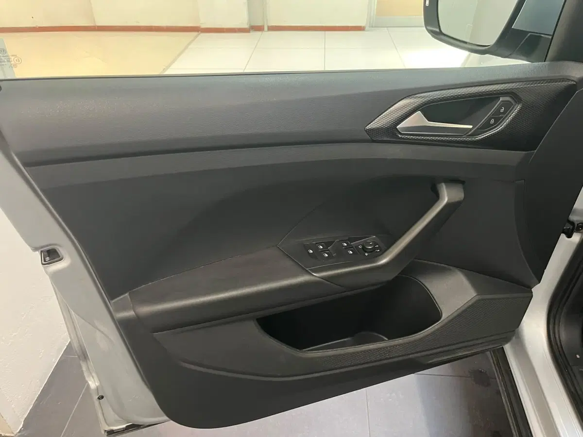 Volkswagen T-Cross usata a Lucca (9)