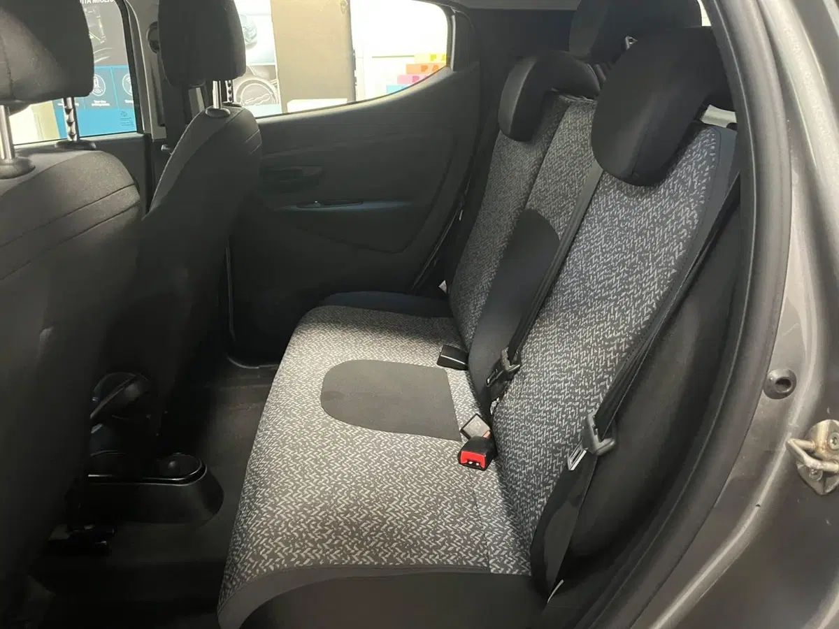 Lancia Ypsilon usata a Lucca (11)