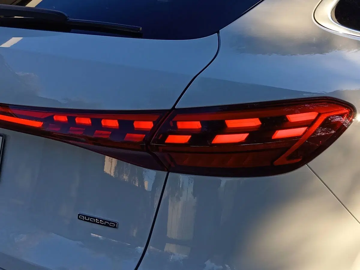 Audi Q5 Sportback nuova a Bari (10)