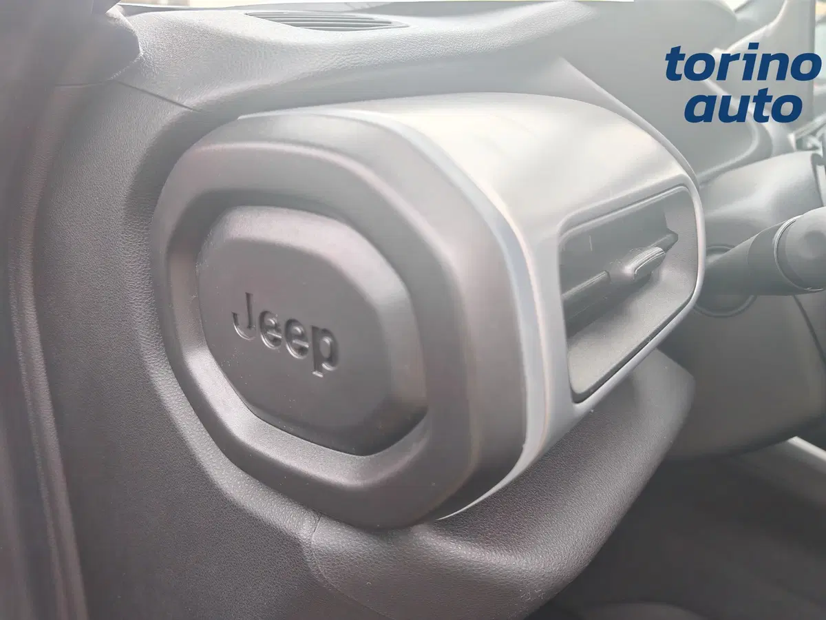 Jeep Avenger nuova a Torino (11)