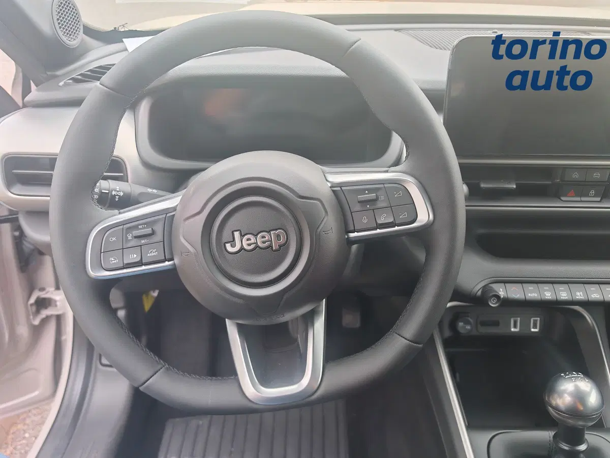 Jeep Avenger nuova a Torino (12)
