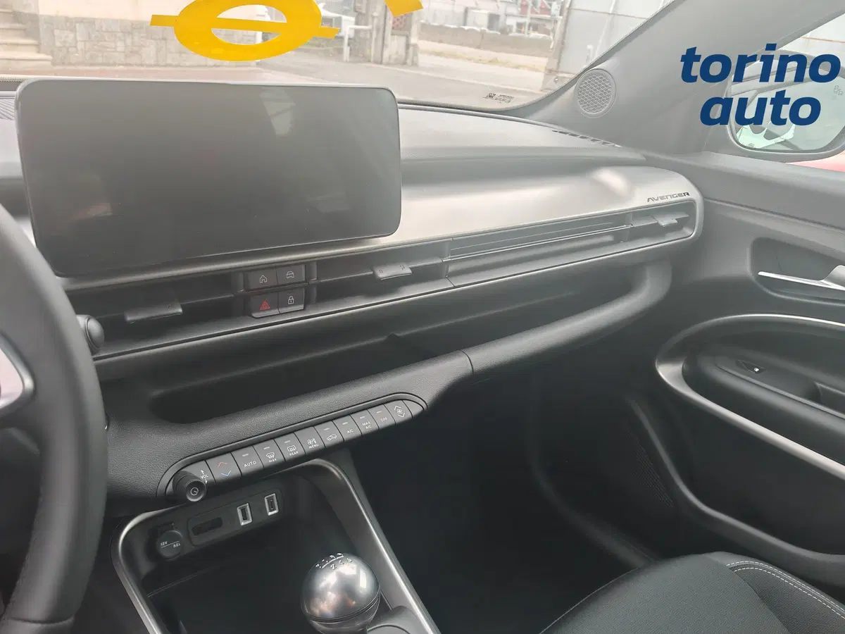 Jeep Avenger nuova a Torino (13)