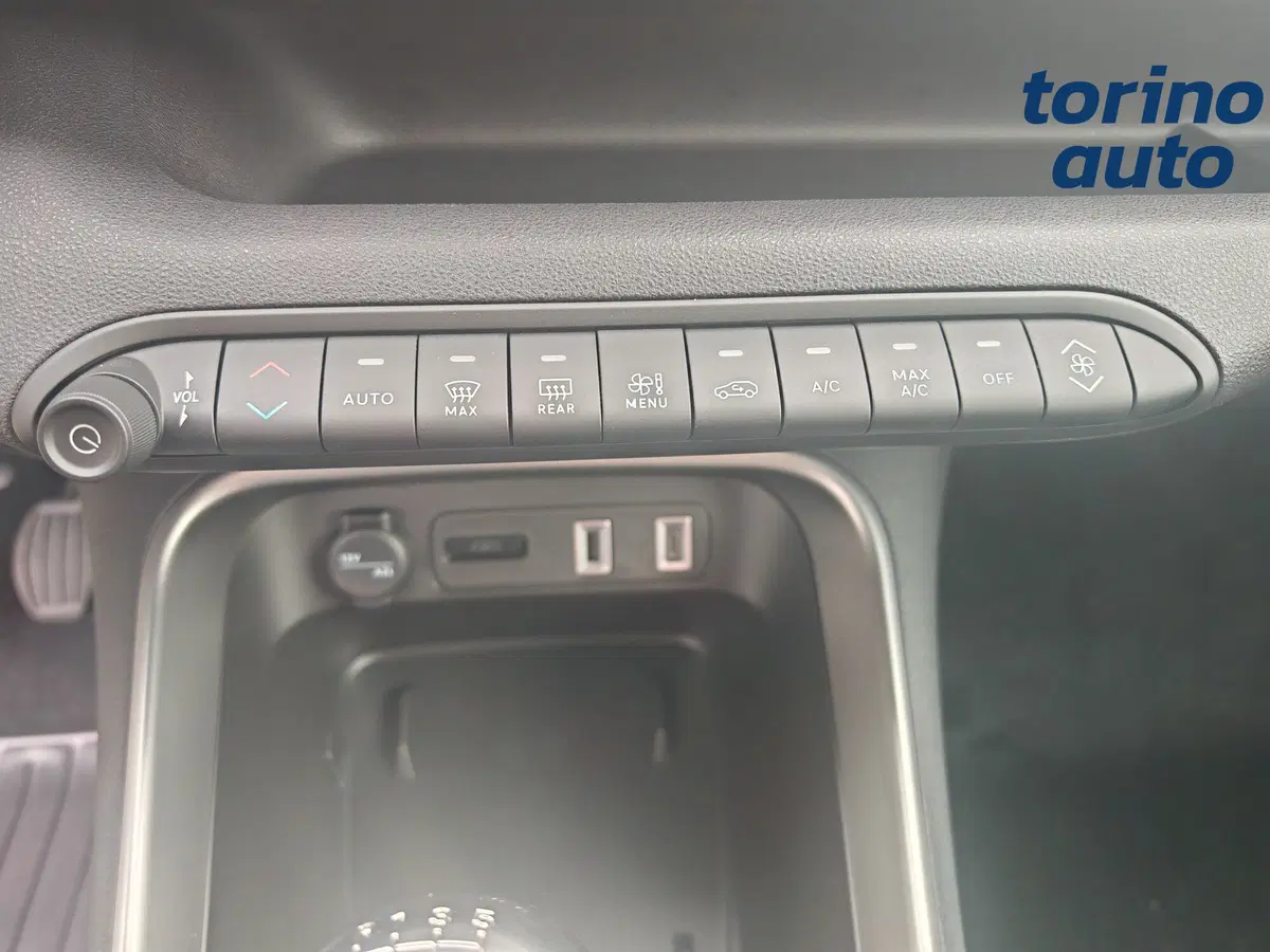 Jeep Avenger nuova a Torino (16)