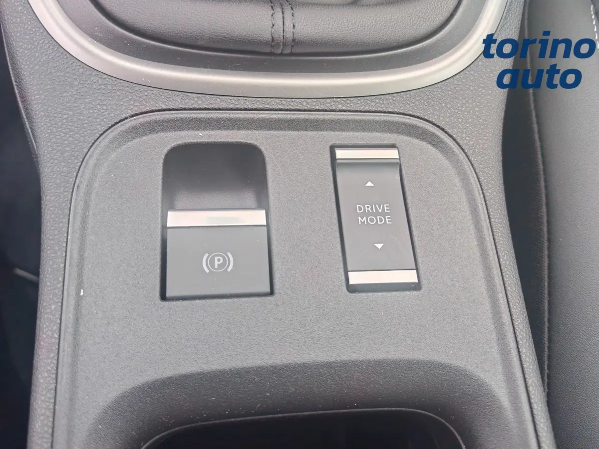 Jeep Avenger nuova a Torino (18)