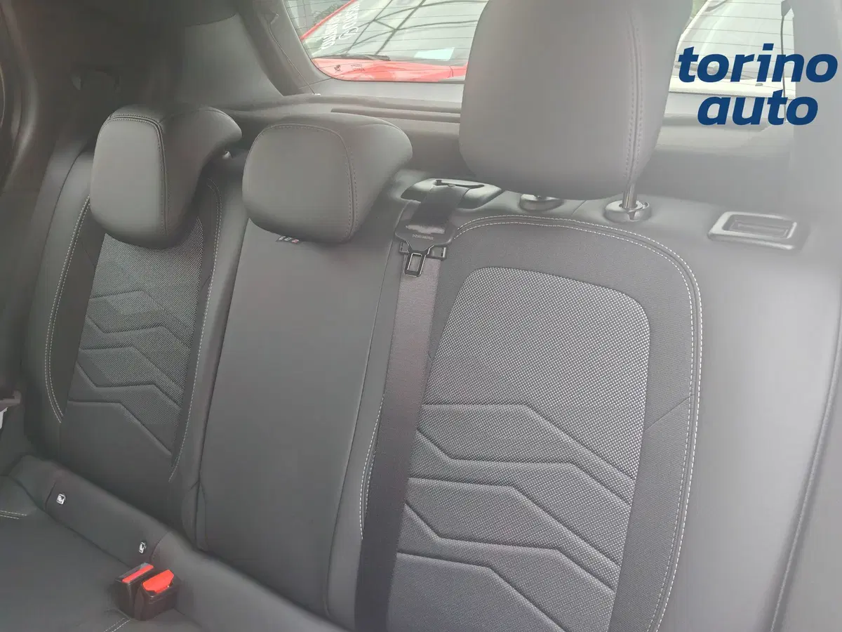 Jeep Avenger nuova a Torino (9)