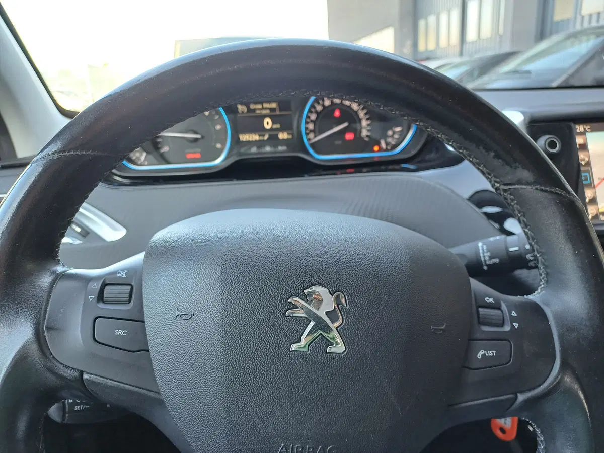 Peugeot 2008 usata a Modena (16)