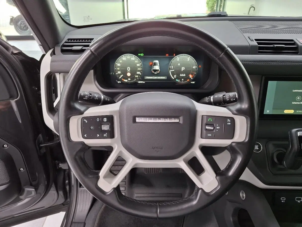 Land Rover Defender usata a Verbano Cusio Ossola (12)