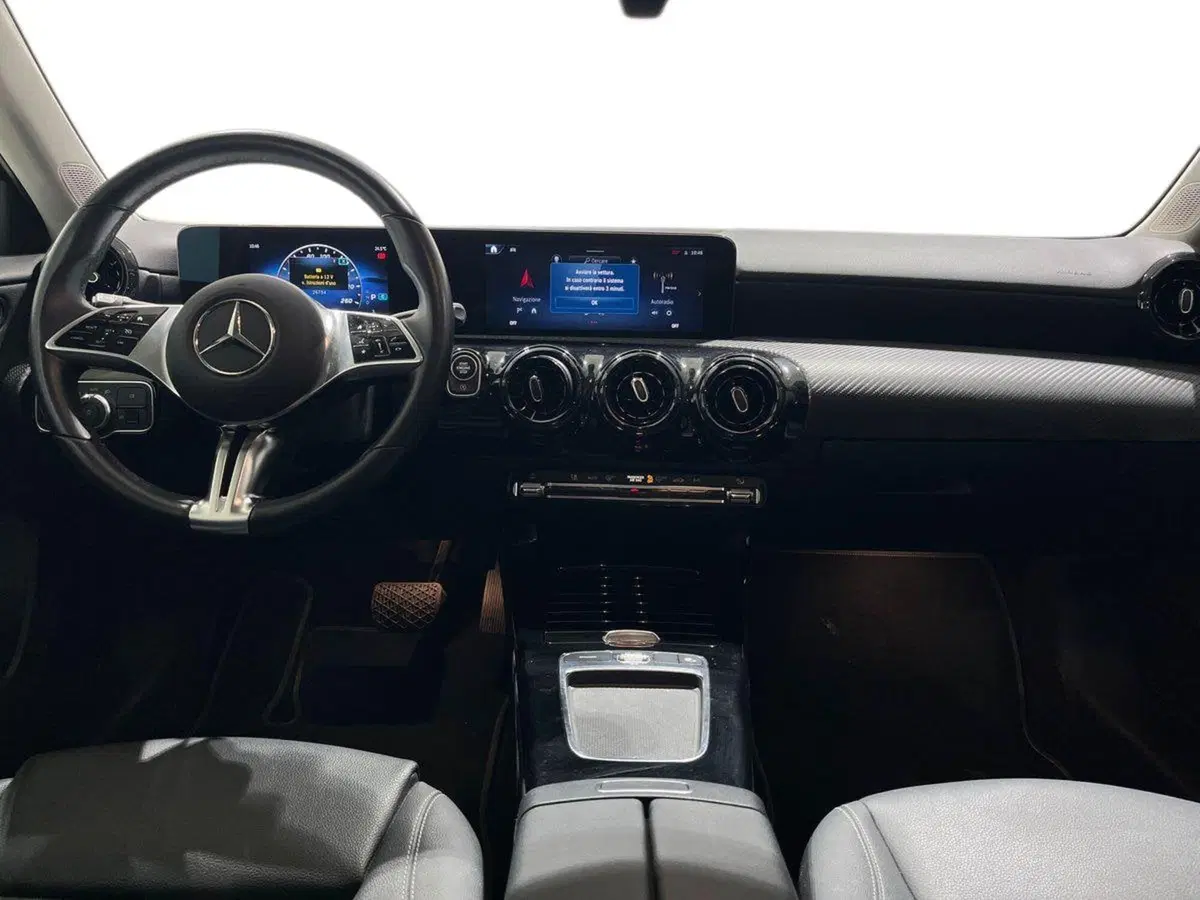 Mercedes-Benz Classe A Sedan usata a Napoli (10)