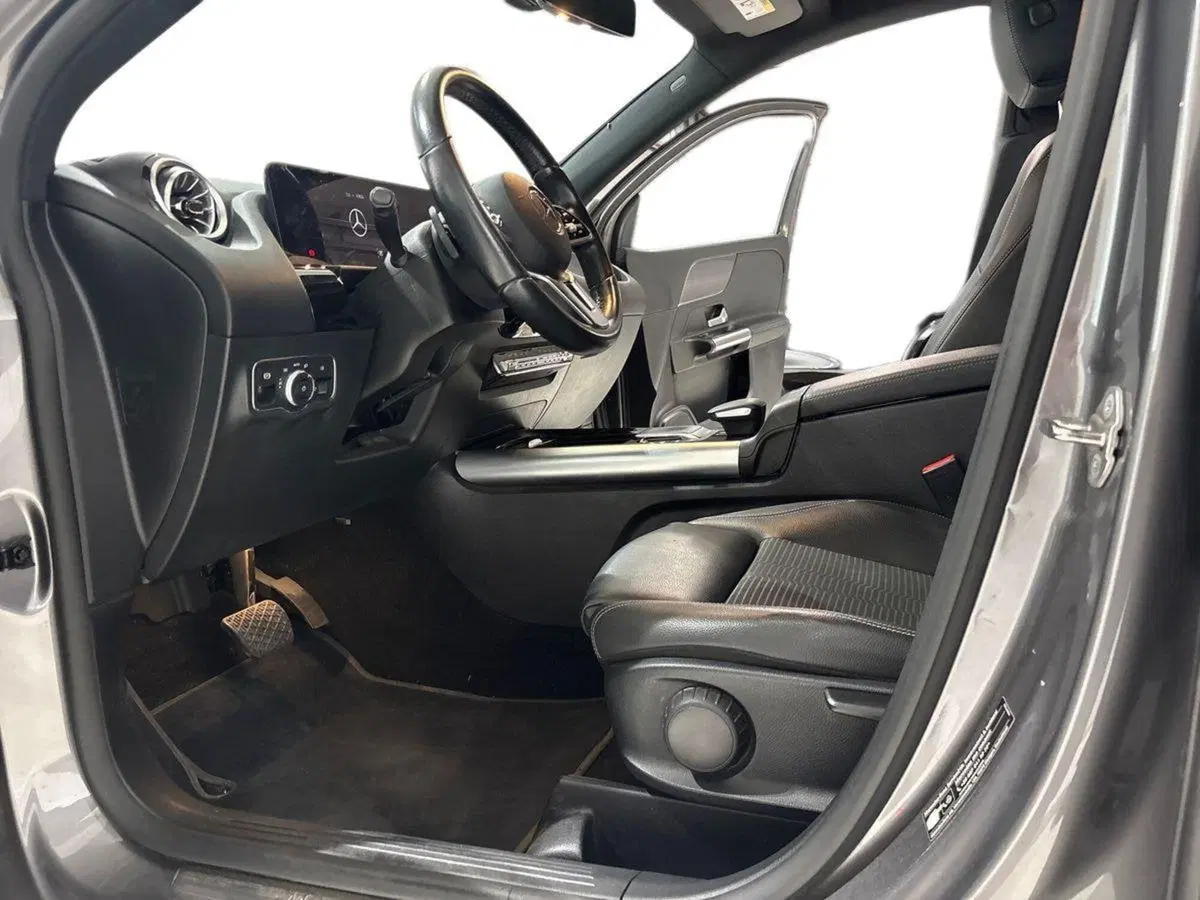 Mercedes-Benz GLA SUV usata a Napoli (11)