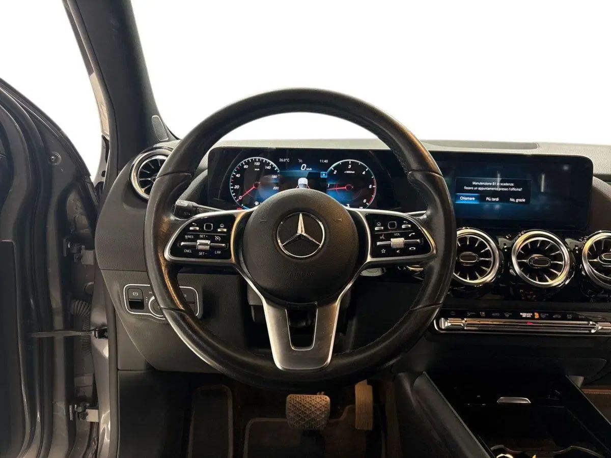 Mercedes-Benz GLA SUV usata a Napoli (12)