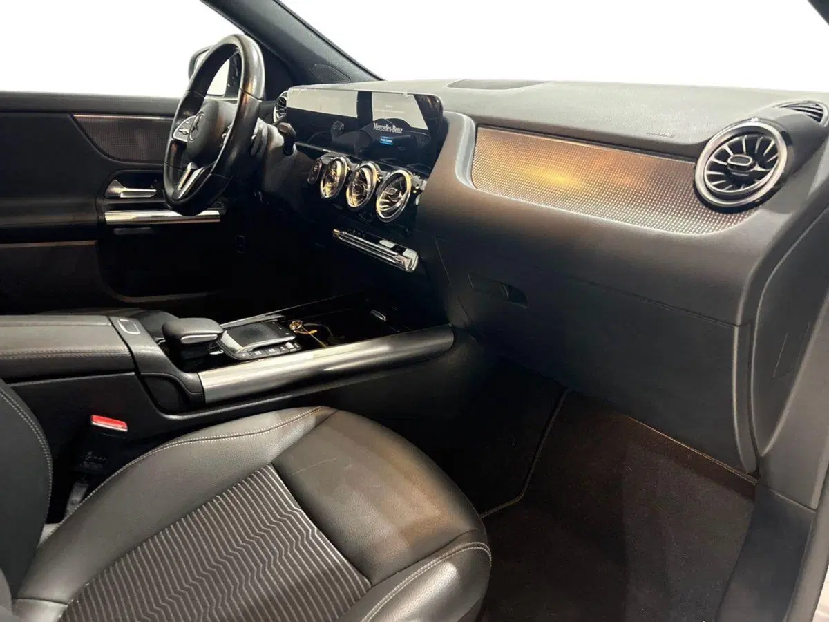 Mercedes-Benz GLA SUV usata a Napoli (15)