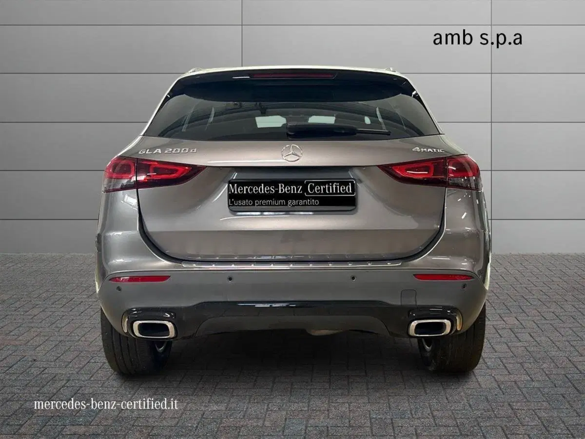 Mercedes-Benz GLA SUV usata a Napoli (4)