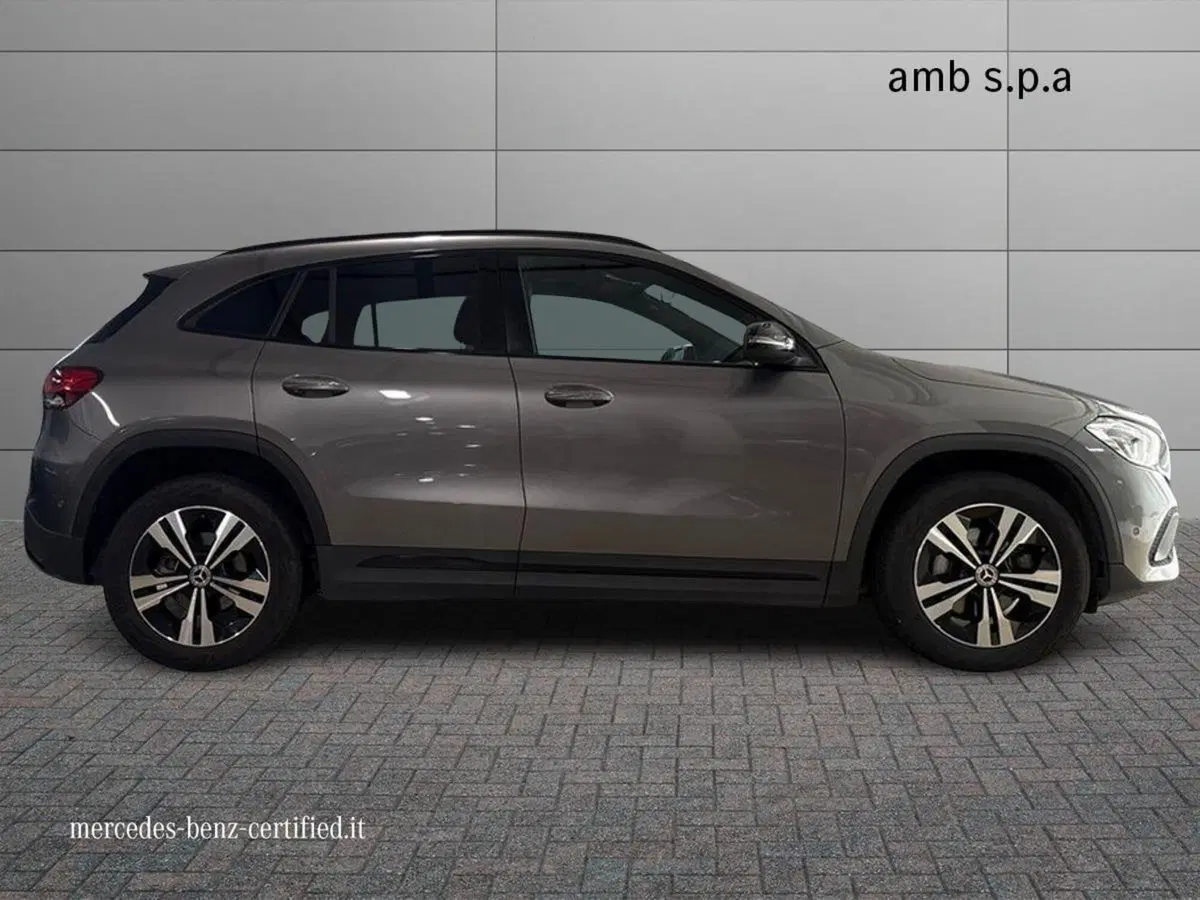 Mercedes-Benz GLA SUV usata a Napoli (5)