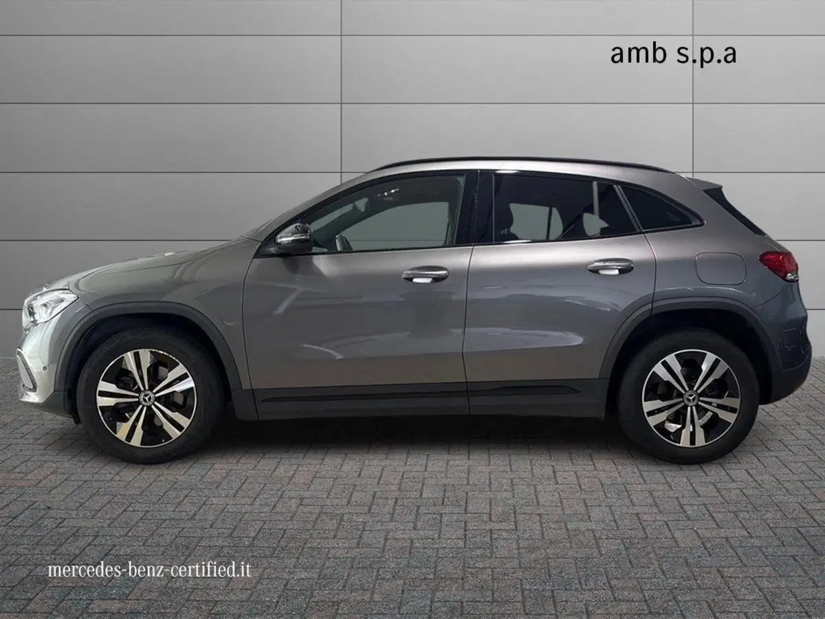 Mercedes-Benz GLA SUV usata a Napoli (6)