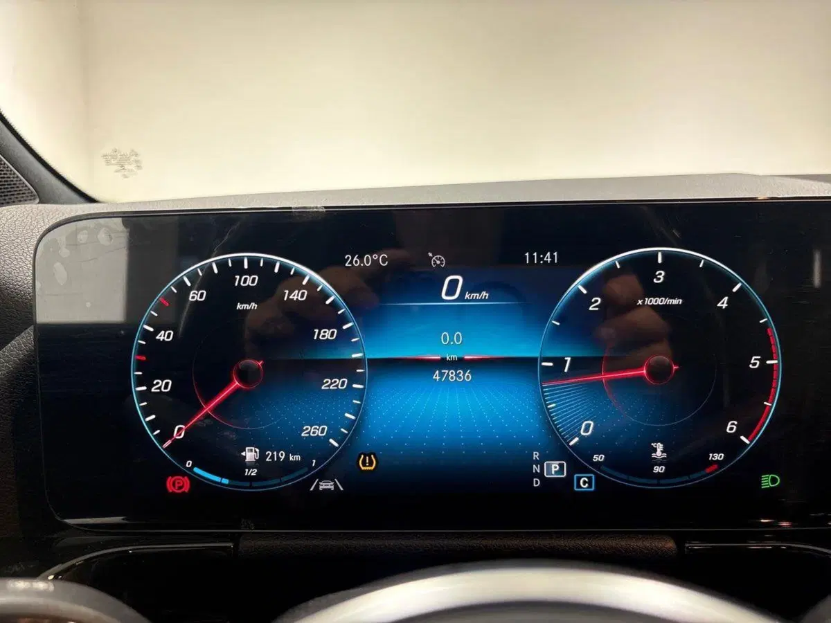 Mercedes-Benz GLA SUV usata a Napoli (7)