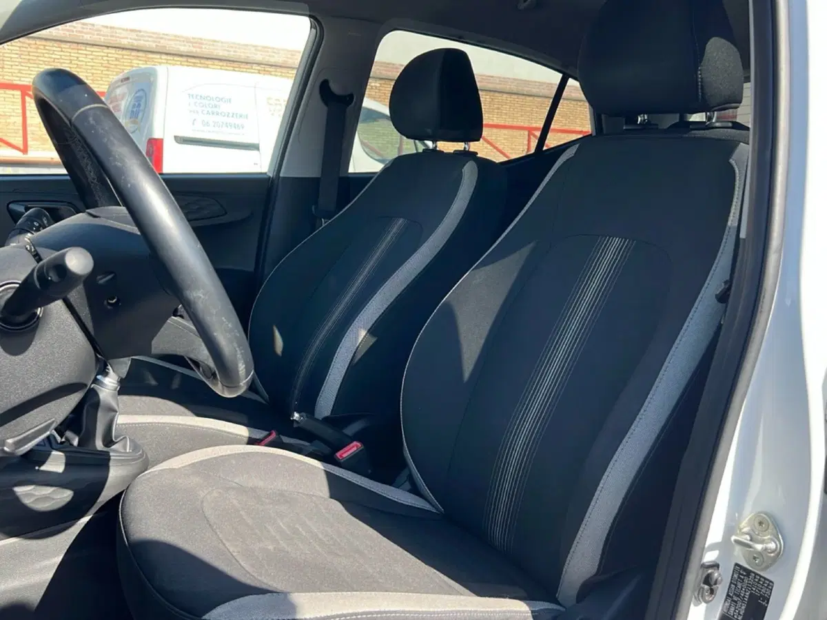 Hyundai i10 usata a Roma (12)