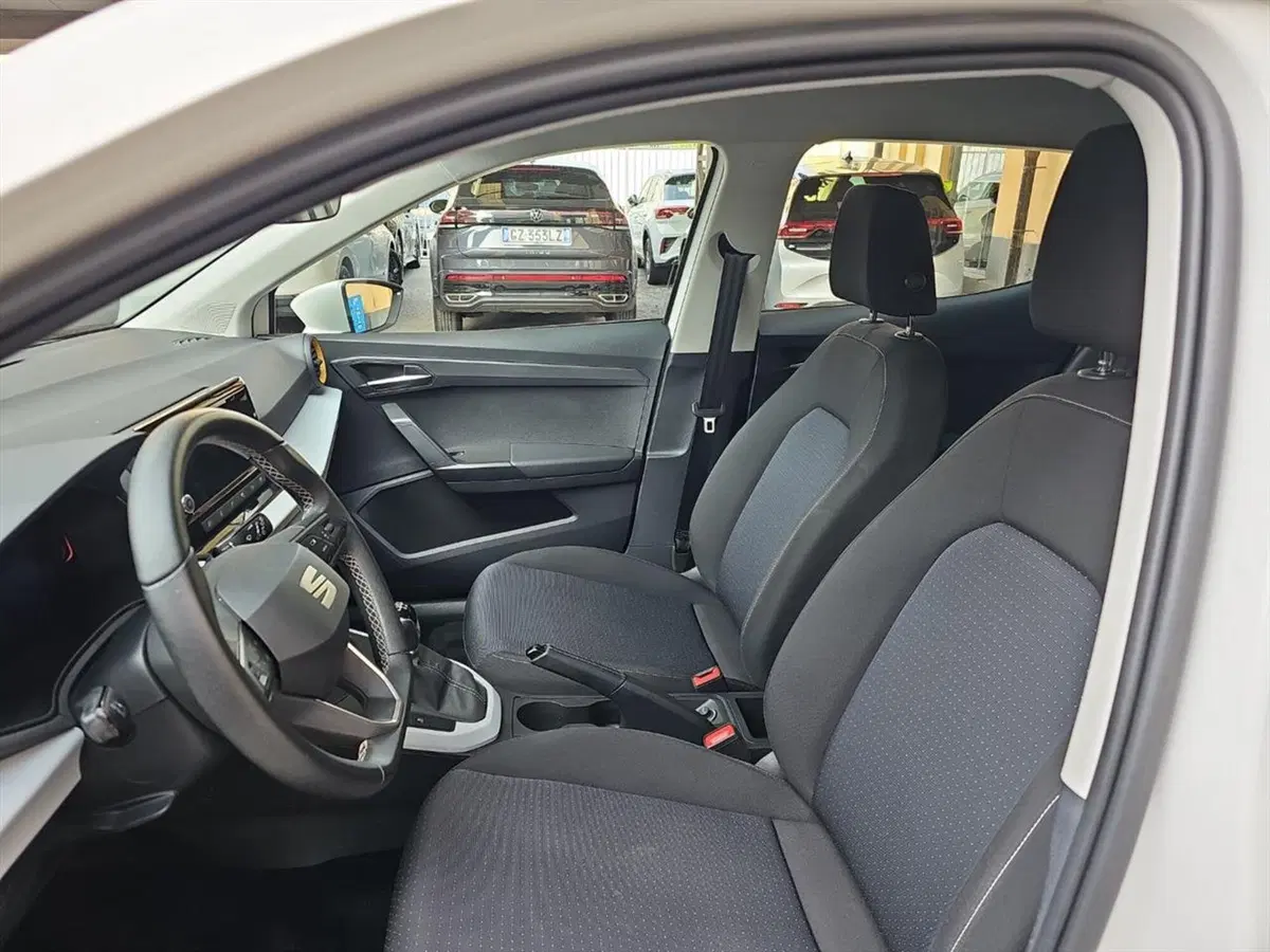 SEAT Arona usata a Lecco (11)