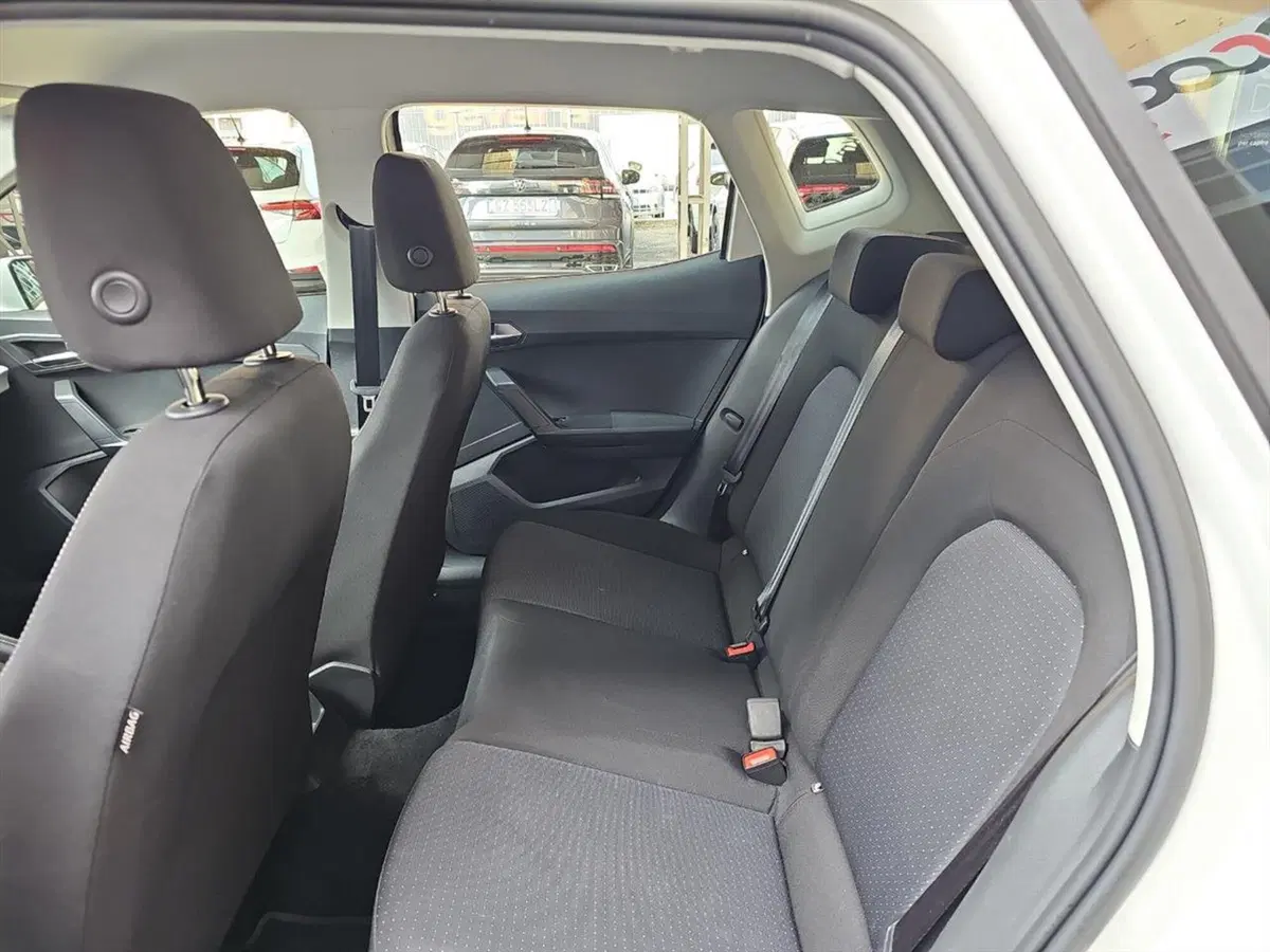 SEAT Arona usata a Lecco (12)