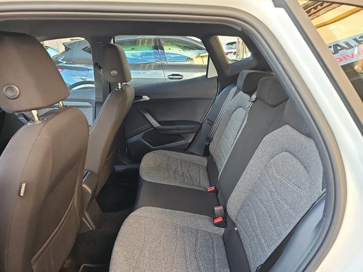 SEAT Arona usata a Lecco (12)