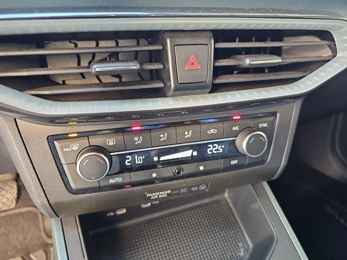 SEAT Arona usata a Lecco (16)