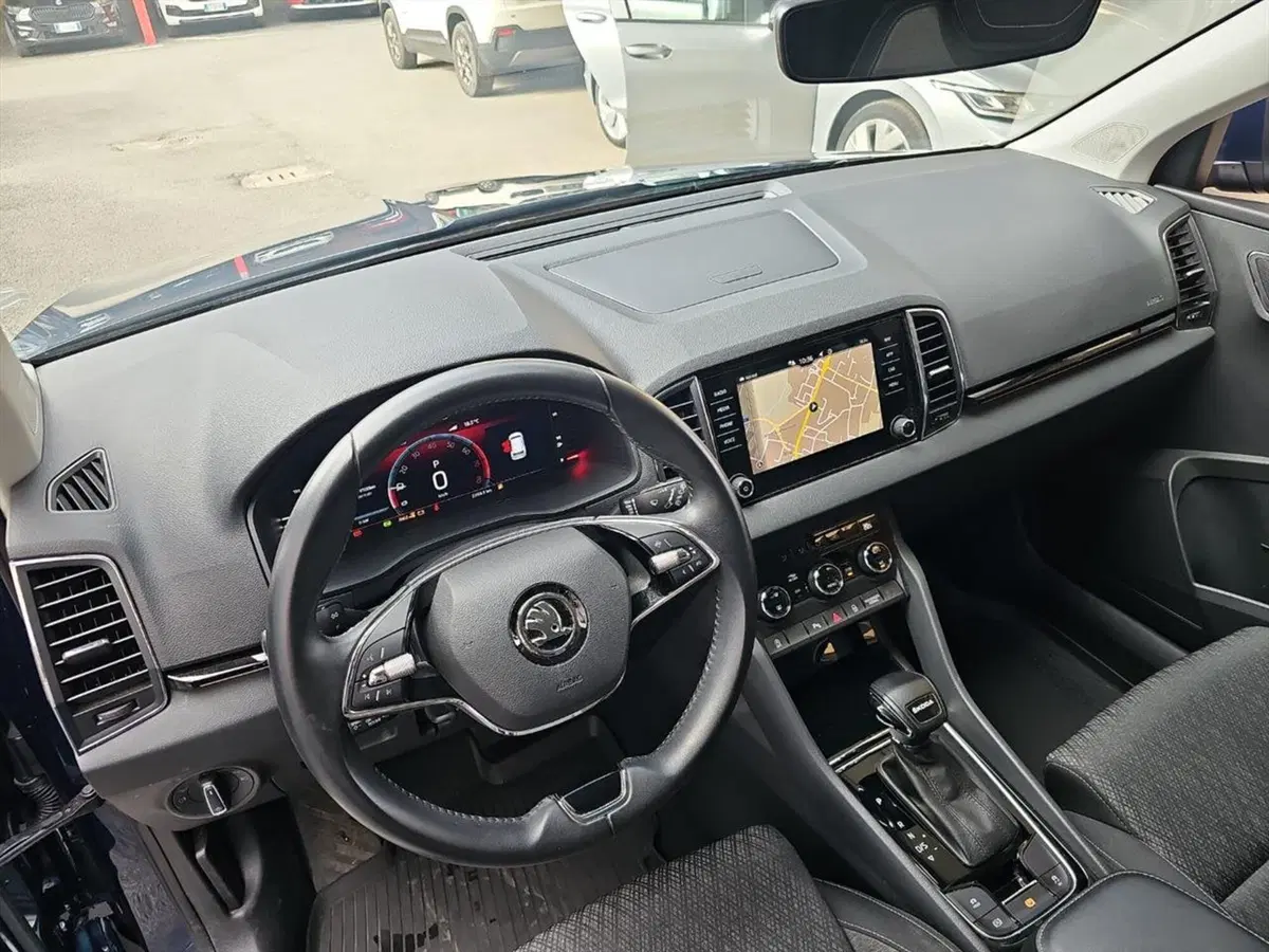 Skoda Karoq usata a Lecco (15)