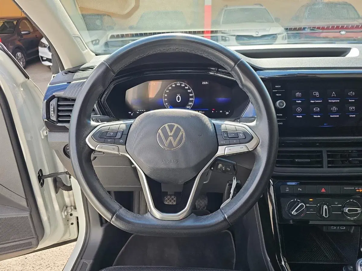 Volkswagen T-Cross usata a Lecco (10)