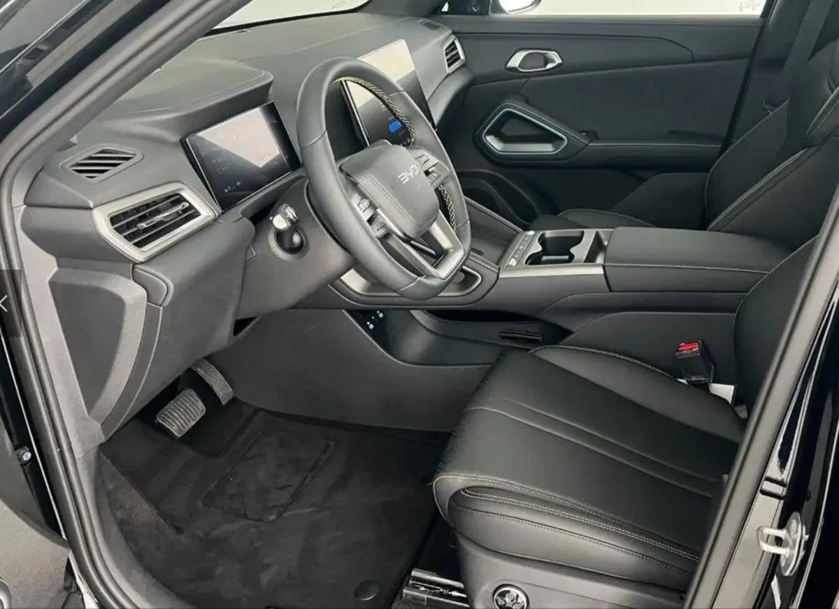 Byd Atto 2 DM-i usata a Bologna (9)