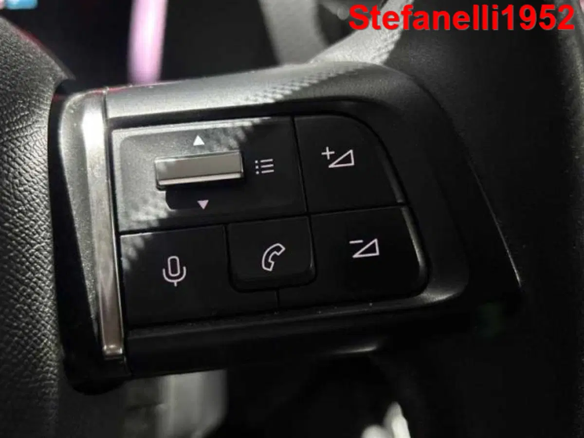 Citroen e-C4 X usata a Bologna (19)