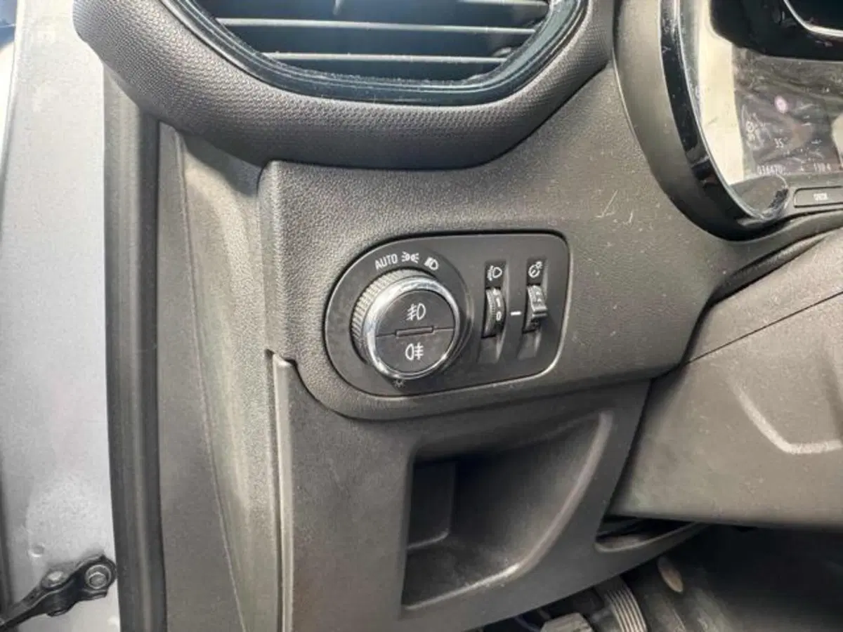 Opel Crossland usata a Vercelli (17)