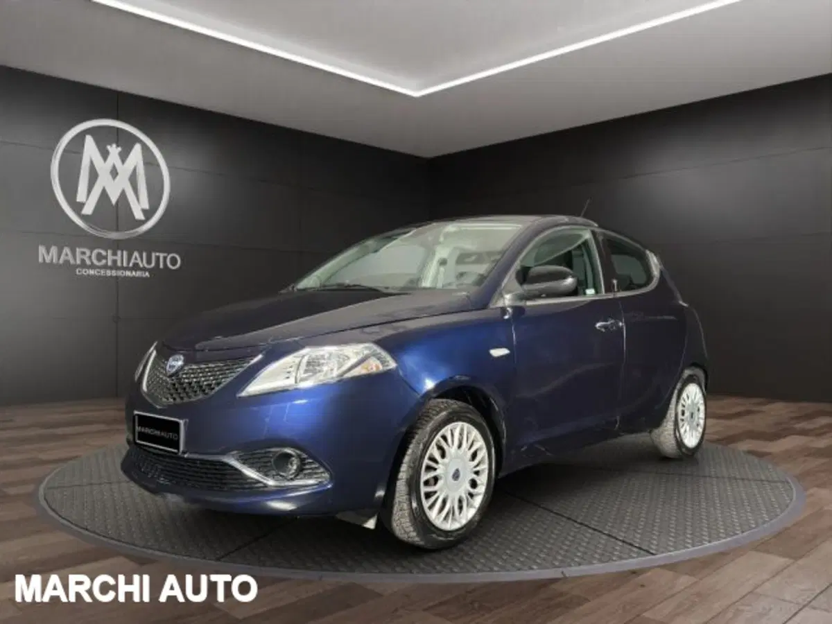 Lancia Ypsilon usata a Perugia