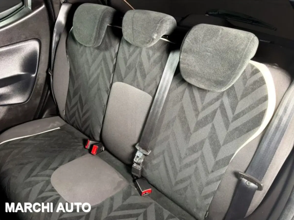 Lancia Ypsilon usata a Perugia (12)