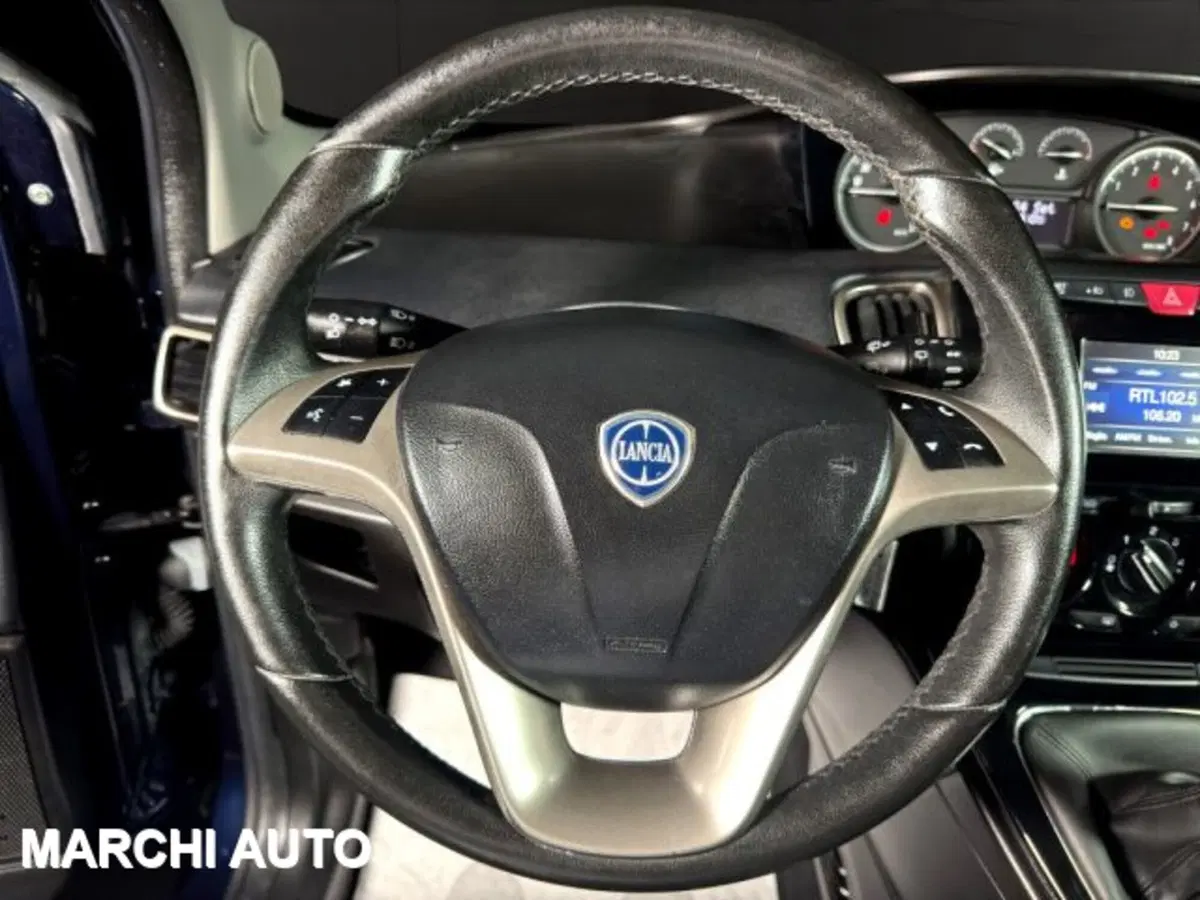 Lancia Ypsilon usata a Perugia (14)