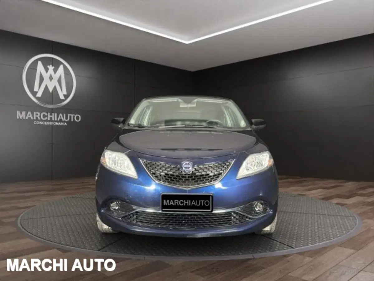 Lancia Ypsilon usata a Perugia (2)