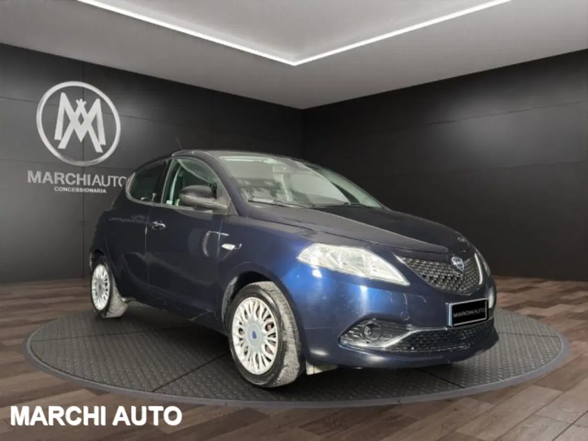 Lancia Ypsilon usata a Perugia (3)