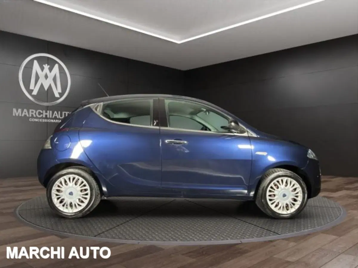 Lancia Ypsilon usata a Perugia (4)