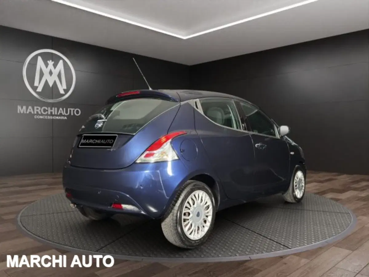 Lancia Ypsilon usata a Perugia (5)