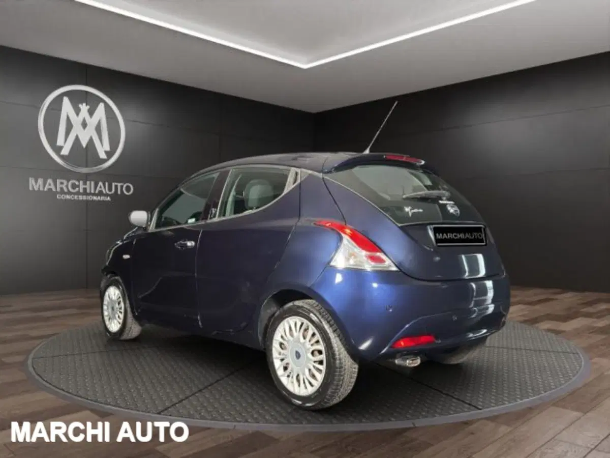 Lancia Ypsilon usata a Perugia (7)
